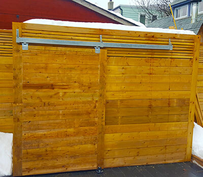Image of a high end fence and gate installed by Post2Fence