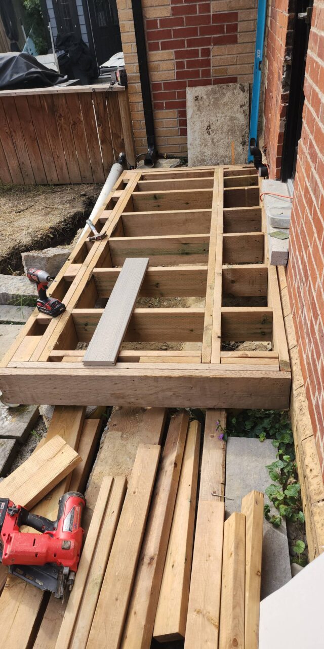 https://post2fence.com/wp-content/uploads/2026/04/deck-installation-toronto-post2fence-640x1280.jpg