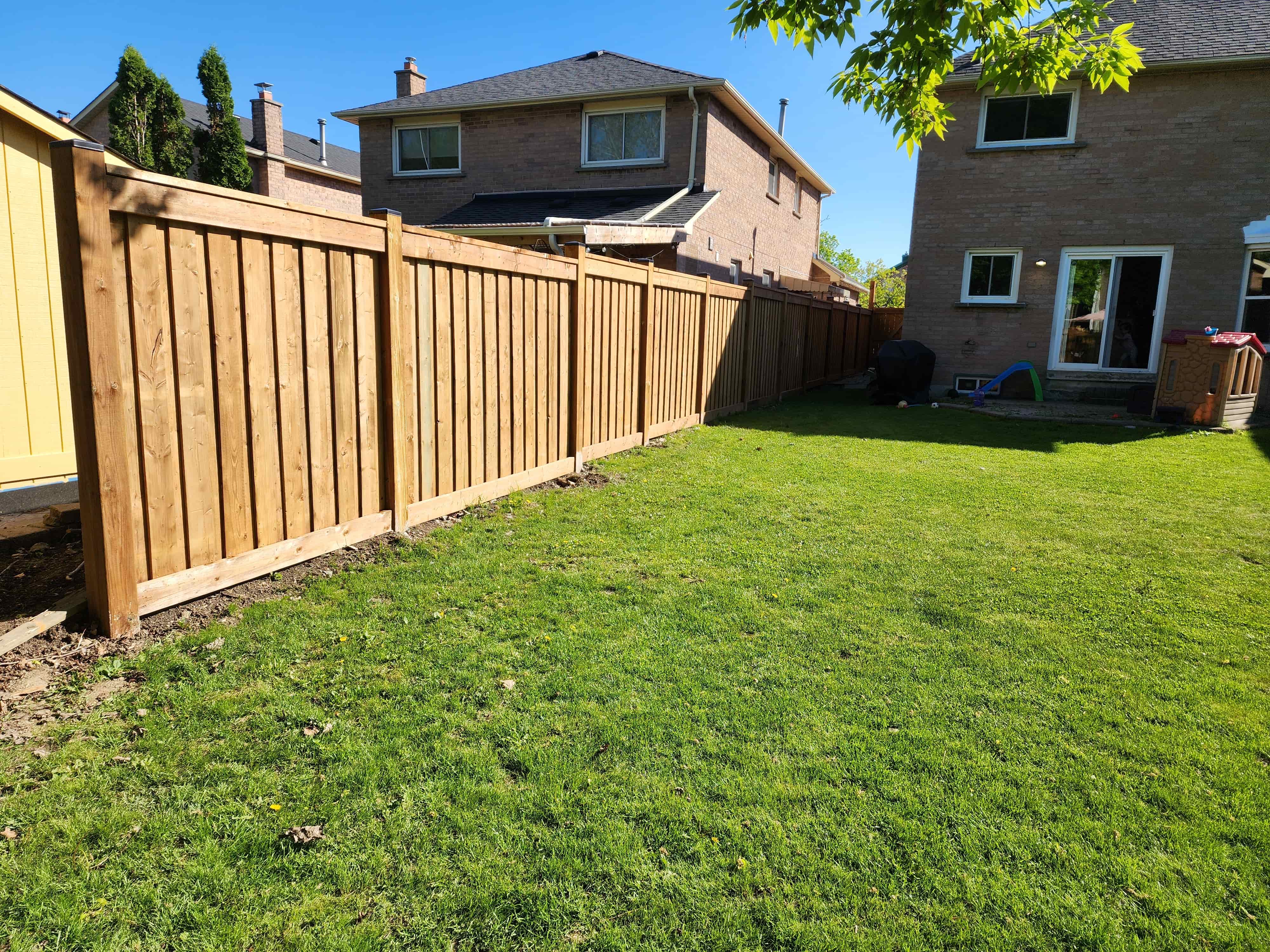 https://post2fence.com/wp-content/uploads/2026/05/fence-installation-north-york-post2fence.jpg