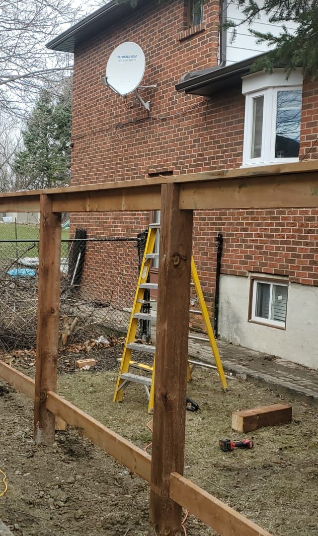 https://post2fence.com/wp-content/uploads/2026/05/fence-post-installation-niagara-post2fence-640x1080.jpg
