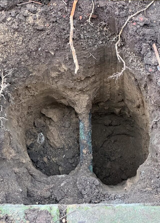 etobicoke-post-hole-digging https://post2fence.com/wp-content/uploads/2026/08/etobicoke-post-hole-digging-640x894.jpg
